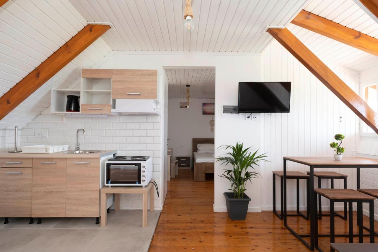 Апартаменты Giorgos House Attic Гиалова Экстерьер фото