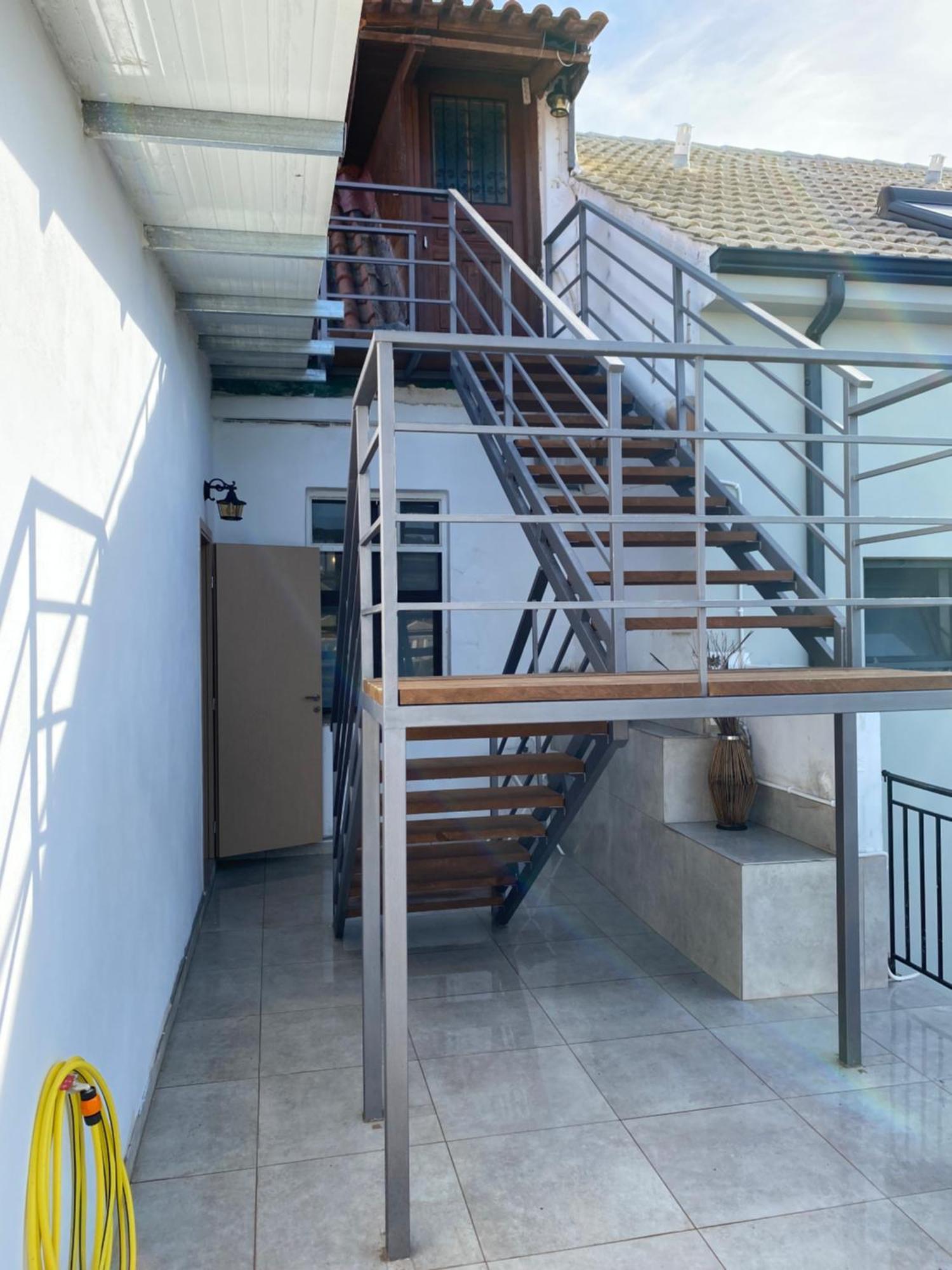 Апартаменты Giorgos House Attic Гиалова Экстерьер фото